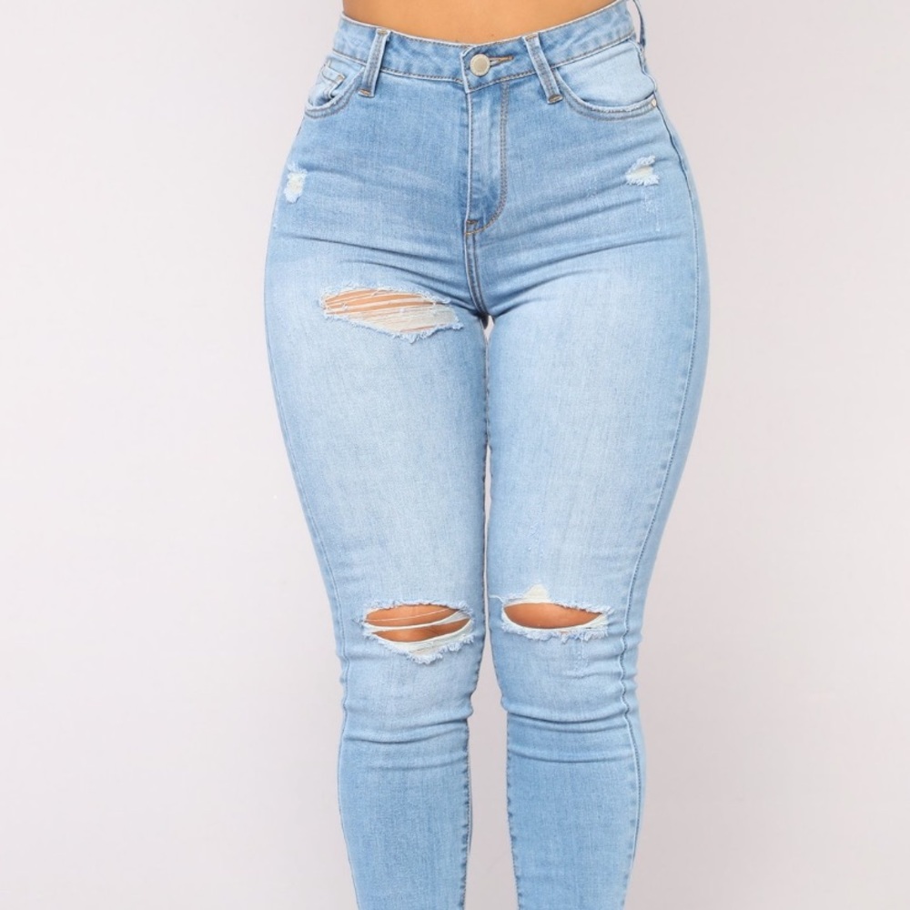 Light washed ripped jeans